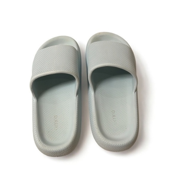 Blue Women’s Cloud Slides Baby Blue size 40-41 - Picture 3 of 8
